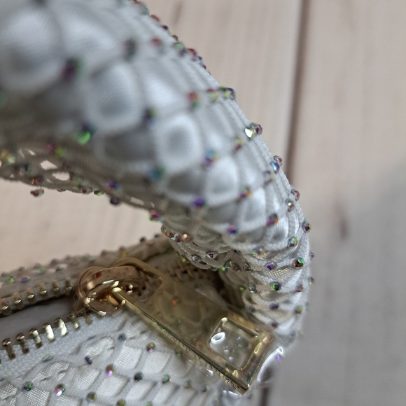 Vince Camuto Damsa Multicolor Crystal White Mesh Mini Shoulder Bag Purse - Picture 8 of 16